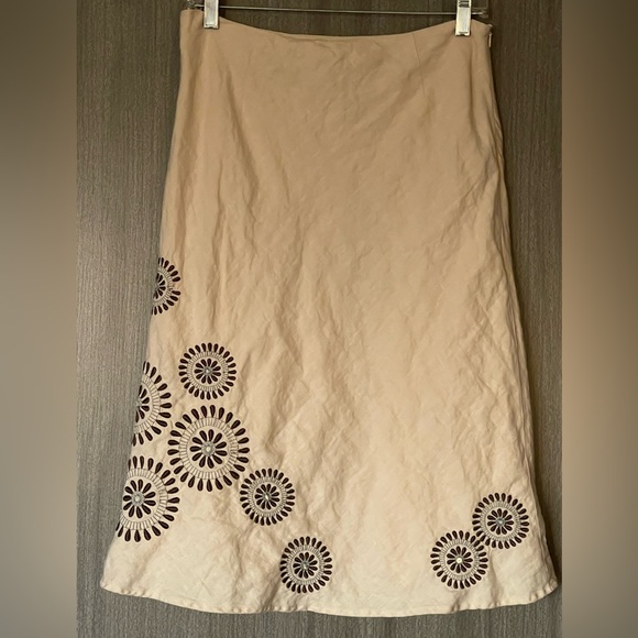 Willi Smith Linen Skirt - Embroidered Medallions - Size 6 - Picture 3 of 16